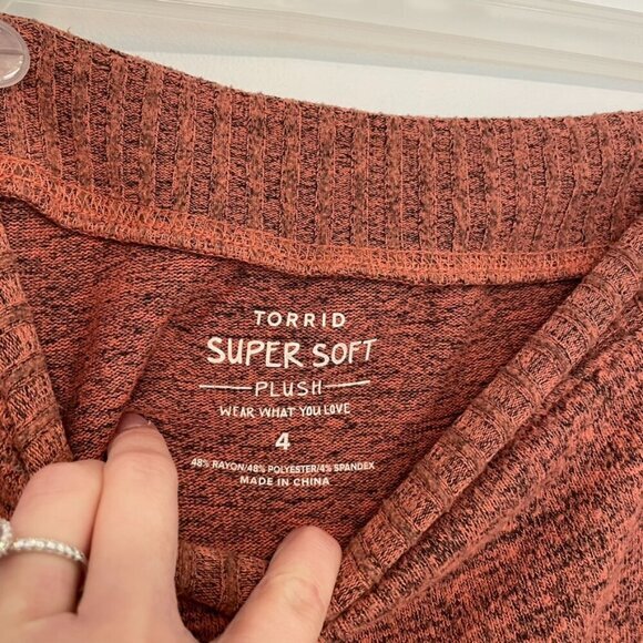 TORRID 4 Plus Size Off Shoulder Super Soft Plush Rib Trim Sweatshirt Coral ish - Picture 6 of 16
